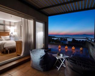 Sea View Hotel: Ένα κομψό καταφύγιο χαλάρωσης στην Αθηναϊκή Ριβιέρα
