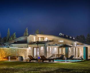 The Luxury Villas: Φιλοξενία υψηλών προδιαγραφών στην Πρέβεζα