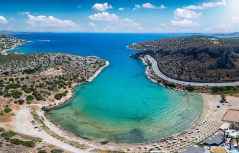 Παραλίες στην Αττική χωρίς αέρα και με ήρεμα νερά σχεδόν όλο το καλοκαίρι