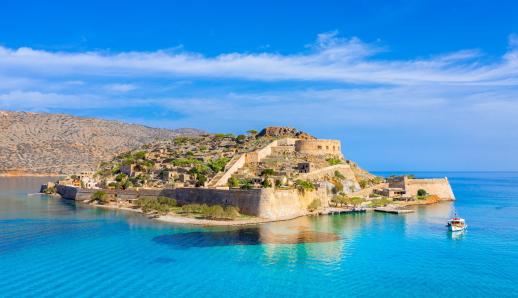 Σπιναλόγκα: Το νησάκι που έγινε ένας από τους δημοφιλέστερους προορισμούς στην Κρήτη