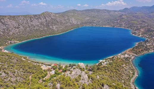 Λίμνη Βουλιαγμένη: Ο γαλάζιος παράδεισος δίπλα στο Λουτράκι
