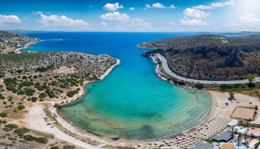 Παραλίες στην Αττική χωρίς αέρα και με ήρεμα νερά σχεδόν όλο το καλοκαίρι