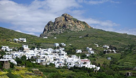 Ταξίδι στα μαγικά χωριά της Τήνου