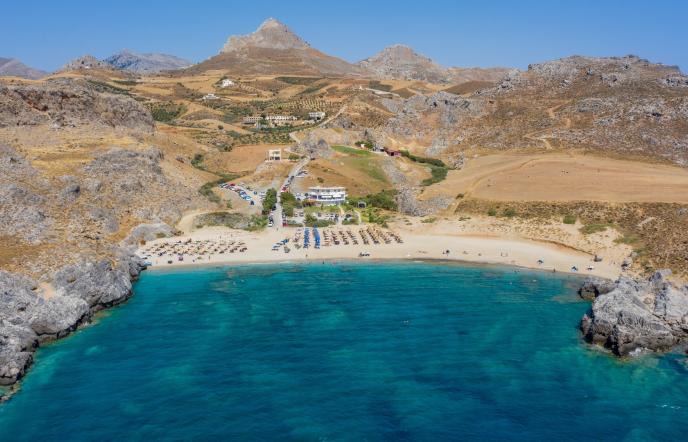 Σχοινάρια: Η καλά κρυμμένη παραλία της Κρήτης με τα θαυμάσια, διαυγή νερά